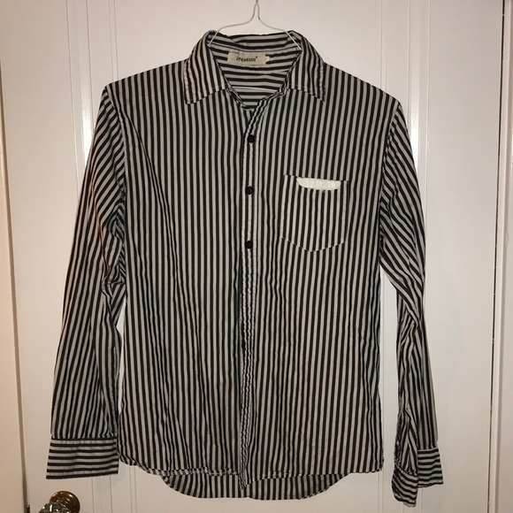 Vintage B&W Striped button up - Picture 3 of 4